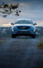 Volvo XC60 R-Design 2015 года